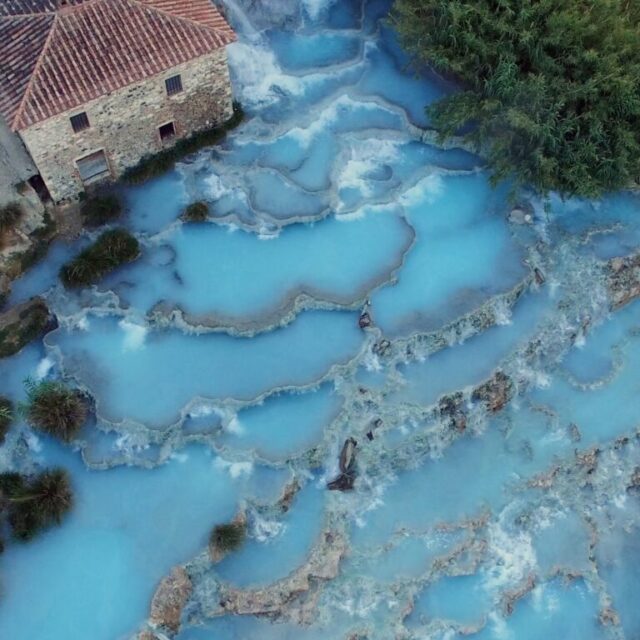 https://www.maremmaescursioni.it/wp-content/uploads/2023/03/saturnia-1024x768-1-640x640.jpg