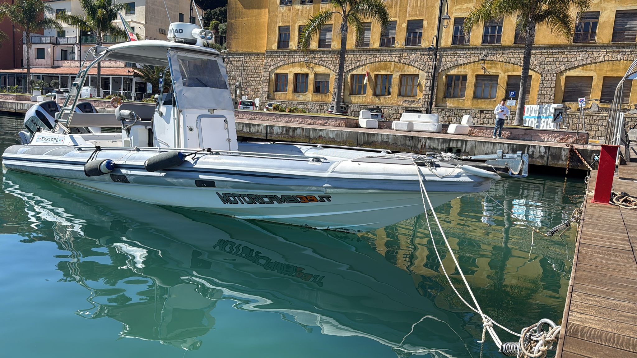 https://www.maremmaescursioni.it/wp-content/uploads/2025/12/Gommone-Gambero-Rosso-1.jpeg